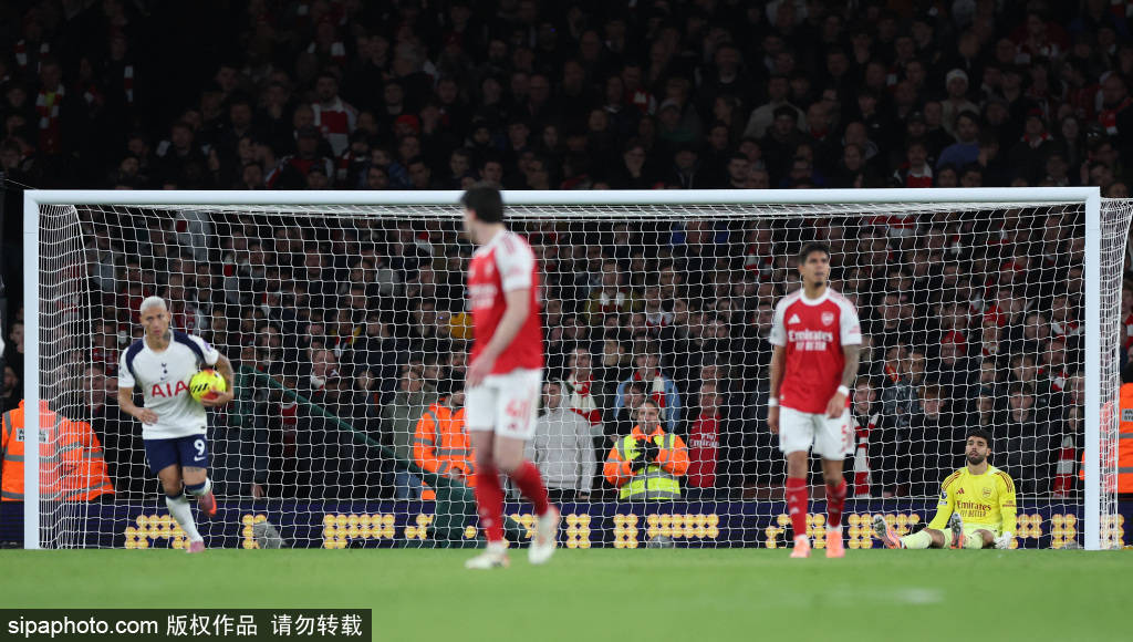 梦想成真的蓝调——埃贝切希·伊泽尔的阿森纳情缘